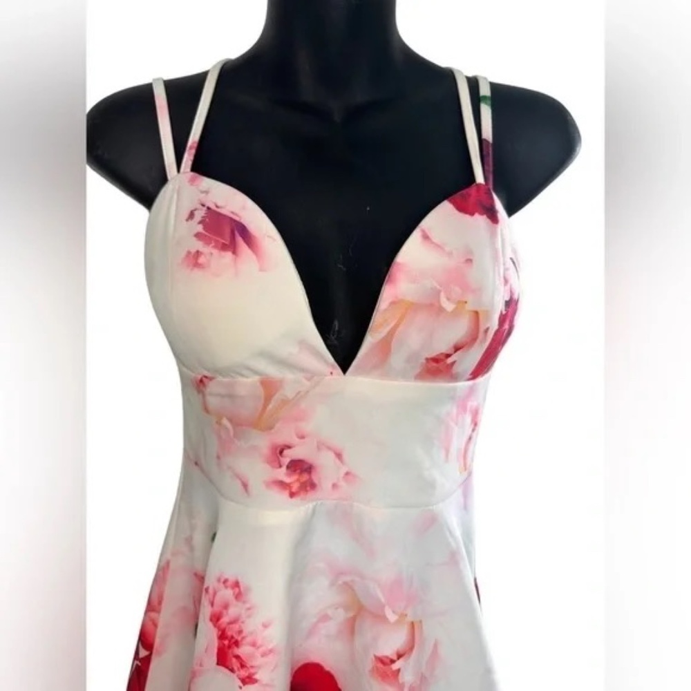 L’ATISTE by Amy Mini Floral Dress - Picture 2 of 7